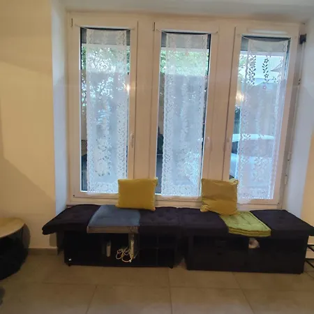 Joli Avec Cour Interieure Lägenhet Aix-les-Bains